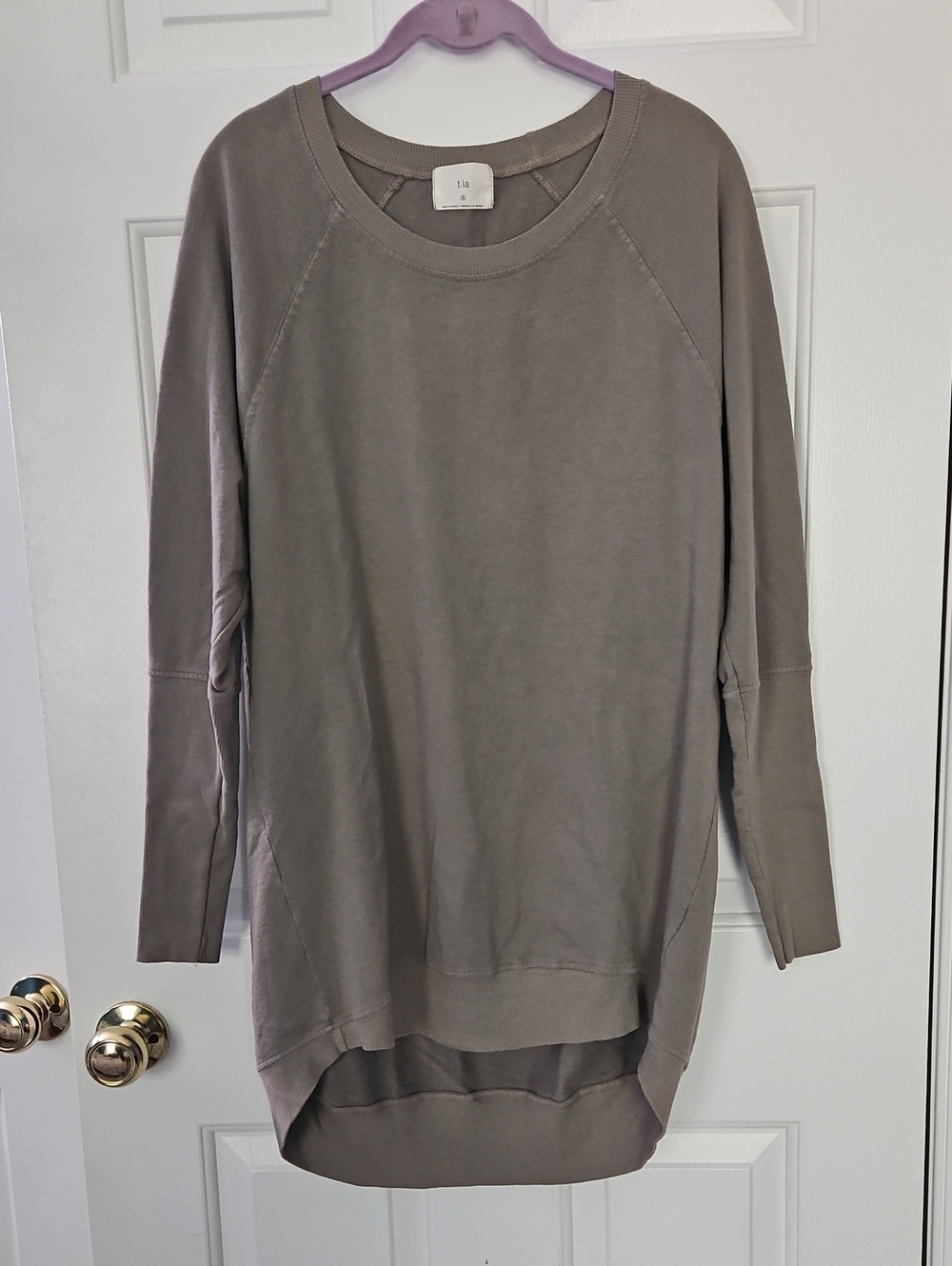 T.La Taupe Green Crewneck Tunic Sweatshirt